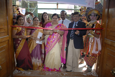 Mrs Seema Dubey inaugurating the “Canutsav” flanked 