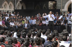 Obama with students in Mumbai