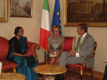 Lok Sabha Speaker Mrs Meira Kumar meets Mr. Ganfranco Fini, Speaker of the Chamber of Deputies of the Parliament of Italy, on the sidelines of the meeting of the Speakers of the Lower Houses G8 and G5 countries and Egypt held in Rome, Italy on September 13